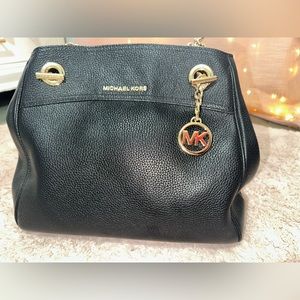 SOLD!! Micheal Kors Purse